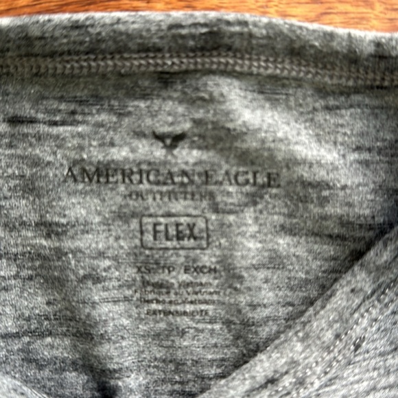Lot of 4 American Eagle Flex mens size XS t shirts. EUC - Picture 9 of 9